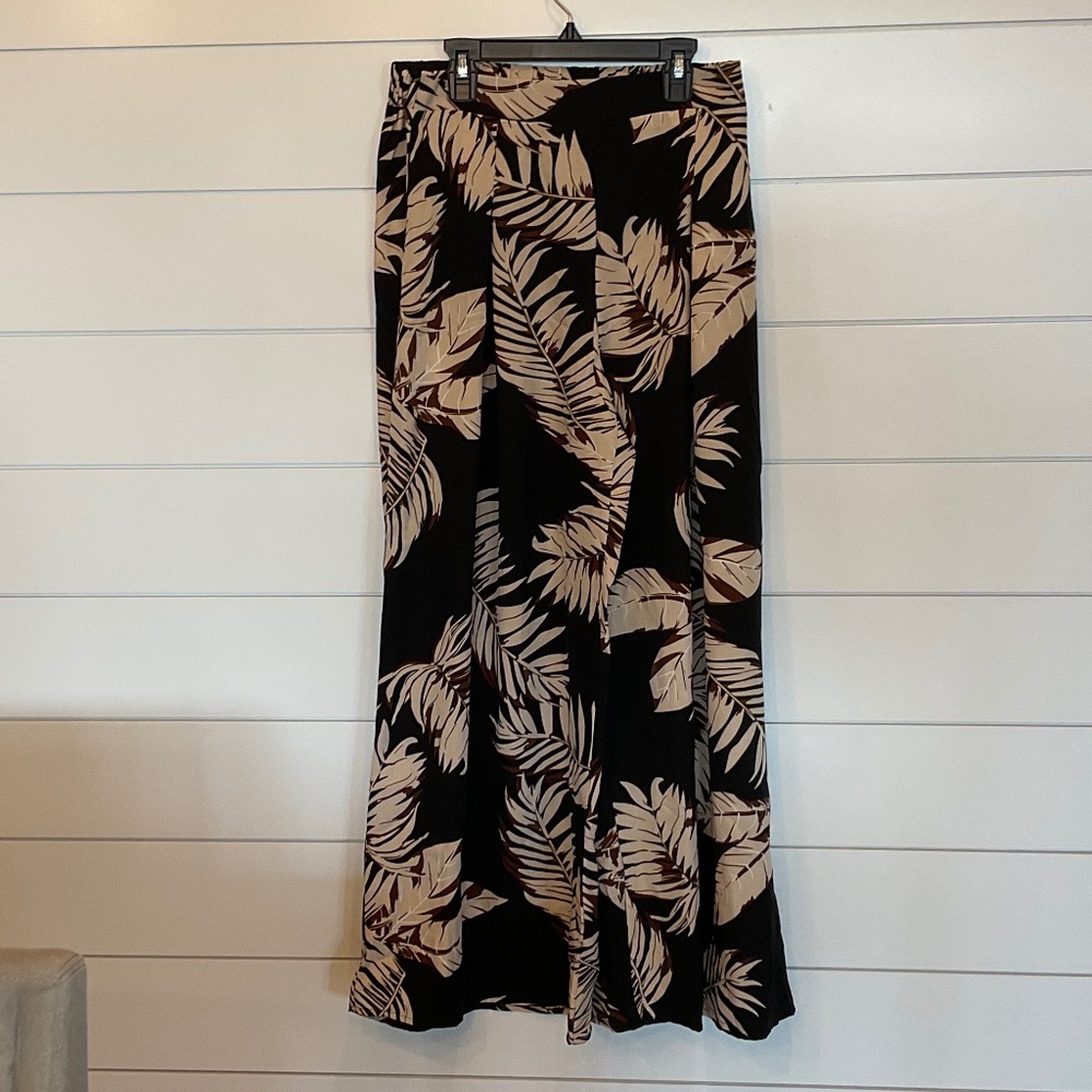 #0367 women’s NWT HAWAIIAN PRINT WIDE LEG PANTS SIZE: MEDIUM